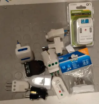 Adattatore prese USB e spine varie