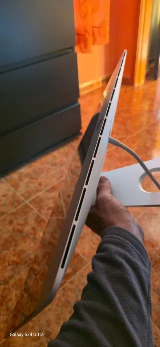 Mac Retina 4K i5 8GB RAM