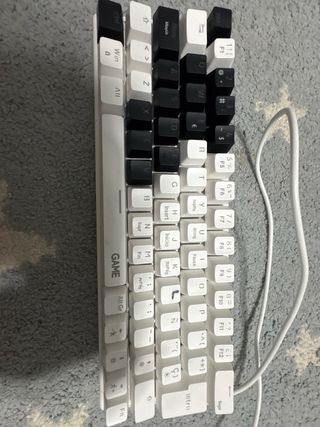 Teclado Gaming 60% Blanco y Negro
