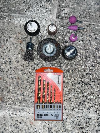 Taladro Eléctrico Ferm 20V con accesorios