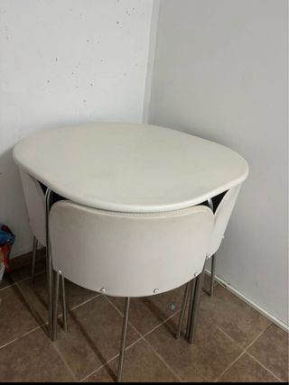 Mesa y 4 Sillas Comedor