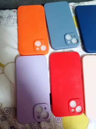 Fondi per iPhone 14 Nuovi Vari Colori
