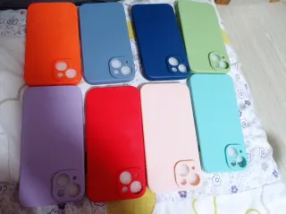 Fondi per iPhone 14 Nuovi Vari Colori
