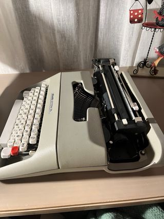 Máquina de escribir Olivetti Lettera 35