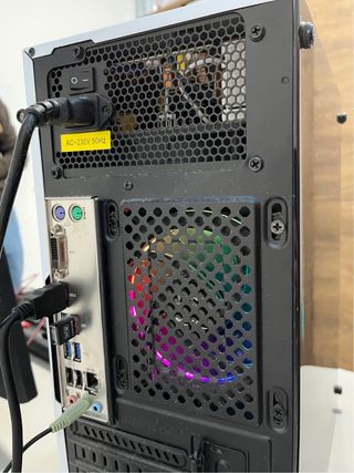 Torre PC Gaming MSI Blanca y Negra