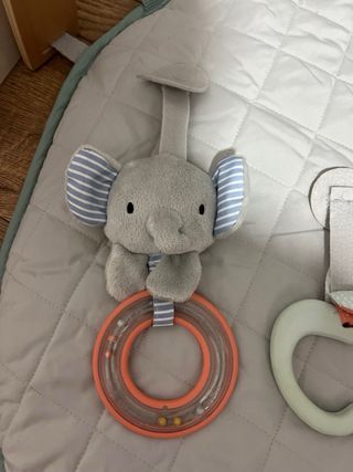 Gimnasio de madera para bebé