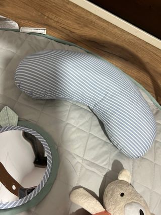 Gimnasio de madera para bebé