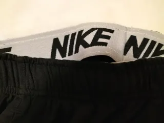 Completo sportivo Nike bambino 10-11 anni