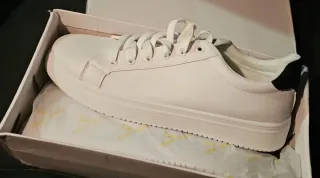 Deportivas blancas talla 44 nuevas