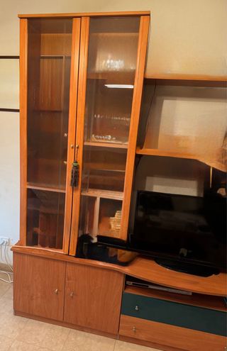 Mueble de salón madera y cristal