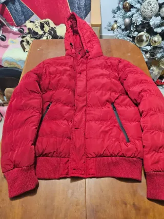 Dos chaquetas acolchadas