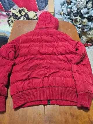 Dos chaquetas acolchadas