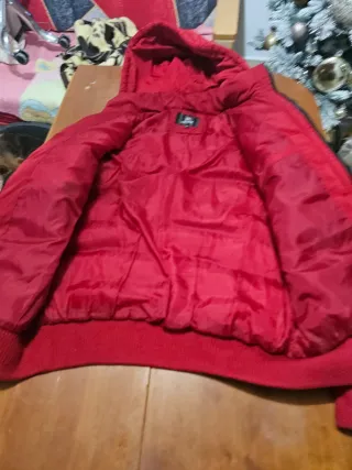 Dos chaquetas acolchadas