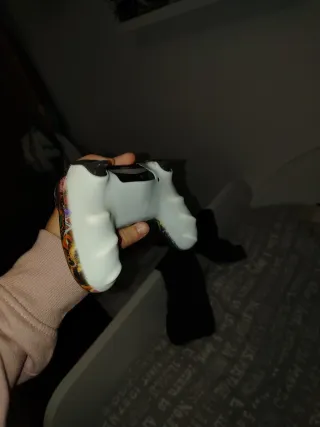 OFERTA Mando PS4 Negro + 2 Fundas nuevas