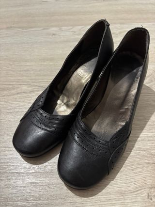 Zapatos de cuero negros para mujer