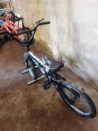 Bicicleta BMX en buen estado