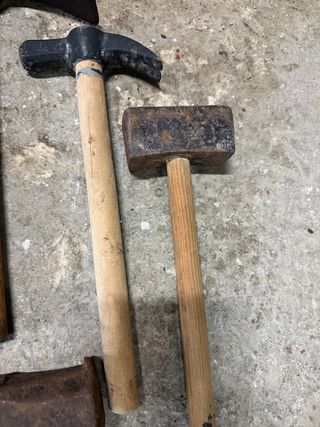 Set di martelli e mazze antichi