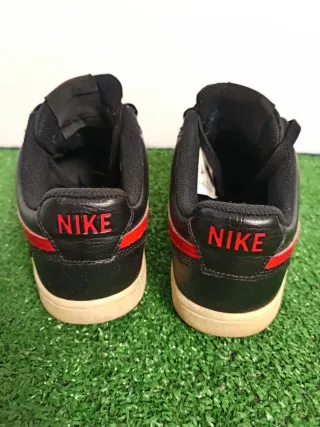 Zapatillas Nike Negras y Rojas