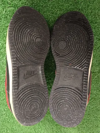 Zapatillas Nike Negras y Rojas