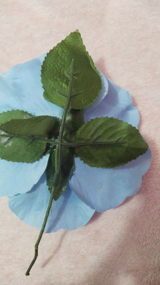 Flor azul artificial tipo flamenco