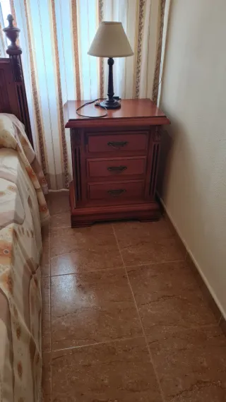 Dormitorio pequeño de madera