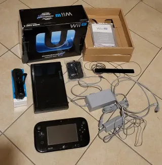 Nintendo Wii U Mario Kart Premium Pack