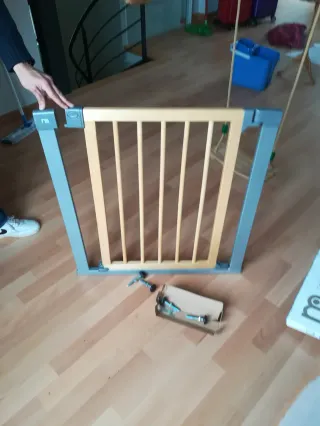 Barrera seguridad madera para bebés