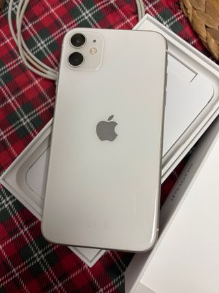 iPhone 11 Blanco con Accesorios