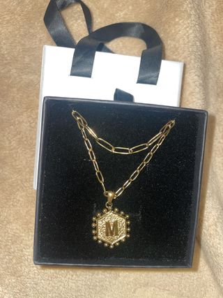 Collare da donna con iniziale M in oro