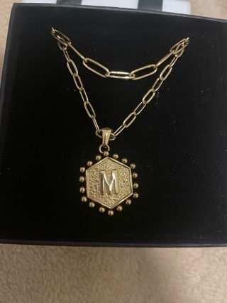Collare da donna con iniziale M in oro