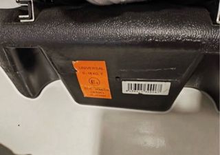 Silla de coche de bebe marca Kindcomfort púrpura