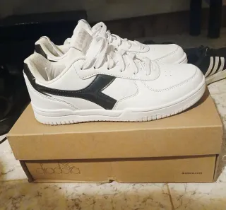 Scarpe Diadora bianche nuove con scatola originale