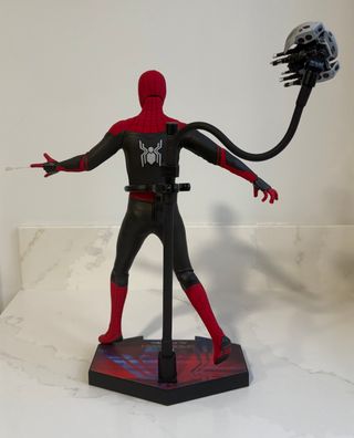 Hot Toys Spider-Man Far From Home 1/6 Scale