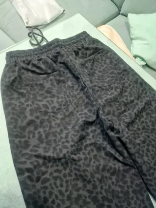 Pantalón acampanado mujer estampado