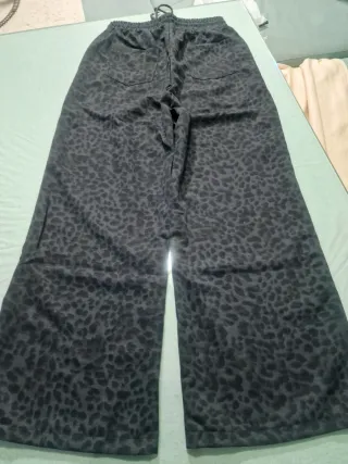 Pantalón acampanado mujer estampado