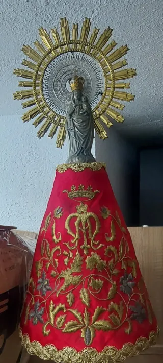 Manto Virgen del Pilar bordado a mano