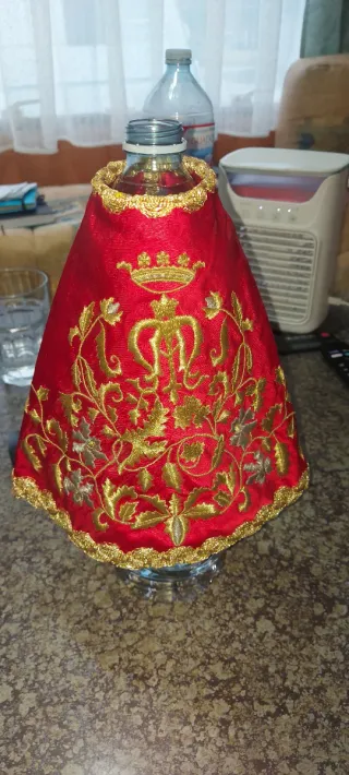 Manto Virgen del Pilar bordado a mano