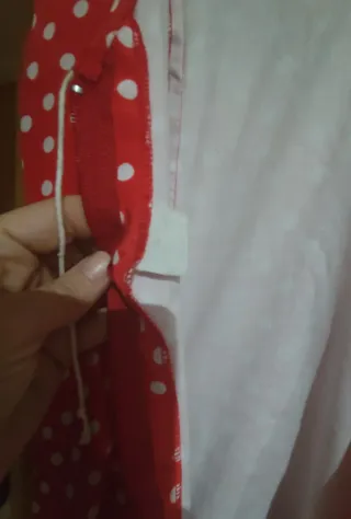 Traje de Flamenca Clásico Rojo Lunares Blancos