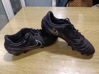 Botas de fútbol Nike Tiempo negras