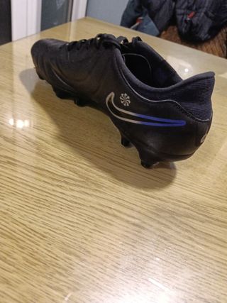 Botas de fútbol Nike Tiempo negras