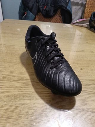 Botas de fútbol Nike Tiempo negras