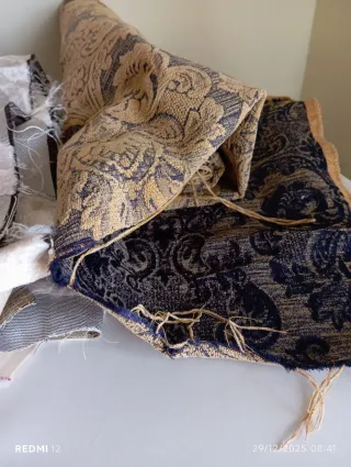 Scampoli stoffe ritagli irregolari hobby cucito