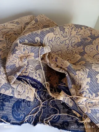 Scampoli stoffe ritagli irregolari hobby cucito