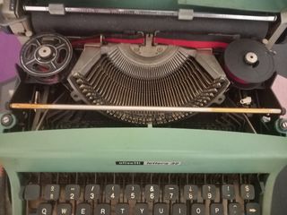 Máquina de escribir Olivetti Lettera 32