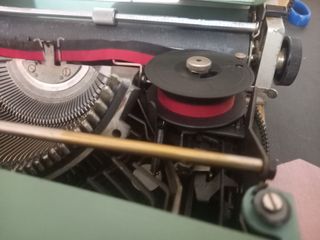 Máquina de escribir Olivetti Lettera 32