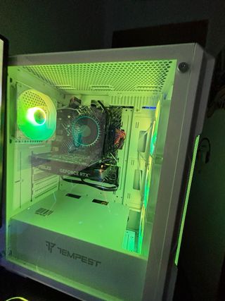 PC Gamer Tempest RGB