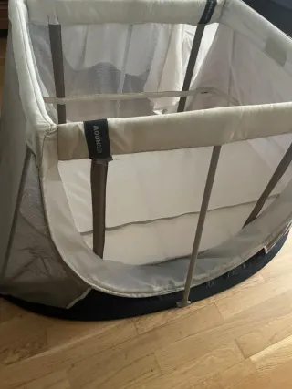 Cuna de viaje Aeromoov