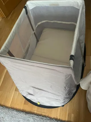 Cuna de viaje Aeromoov