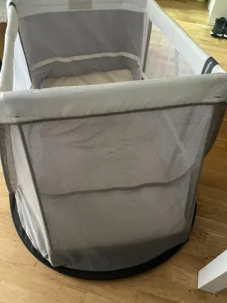 Cuna de viaje Aeromoov