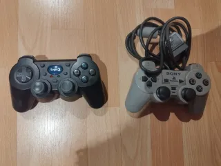 PlayStation 2 Negra + 2 Mandos
